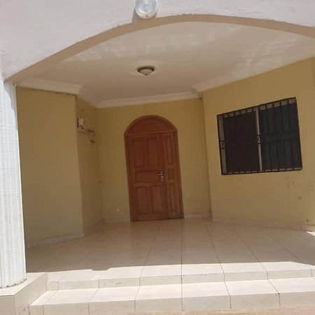Touray Guest House Old Yundum Zewnętrze zdjęcie